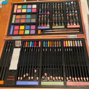 Gallery Wooden Deluxe Artist Set - slightly used